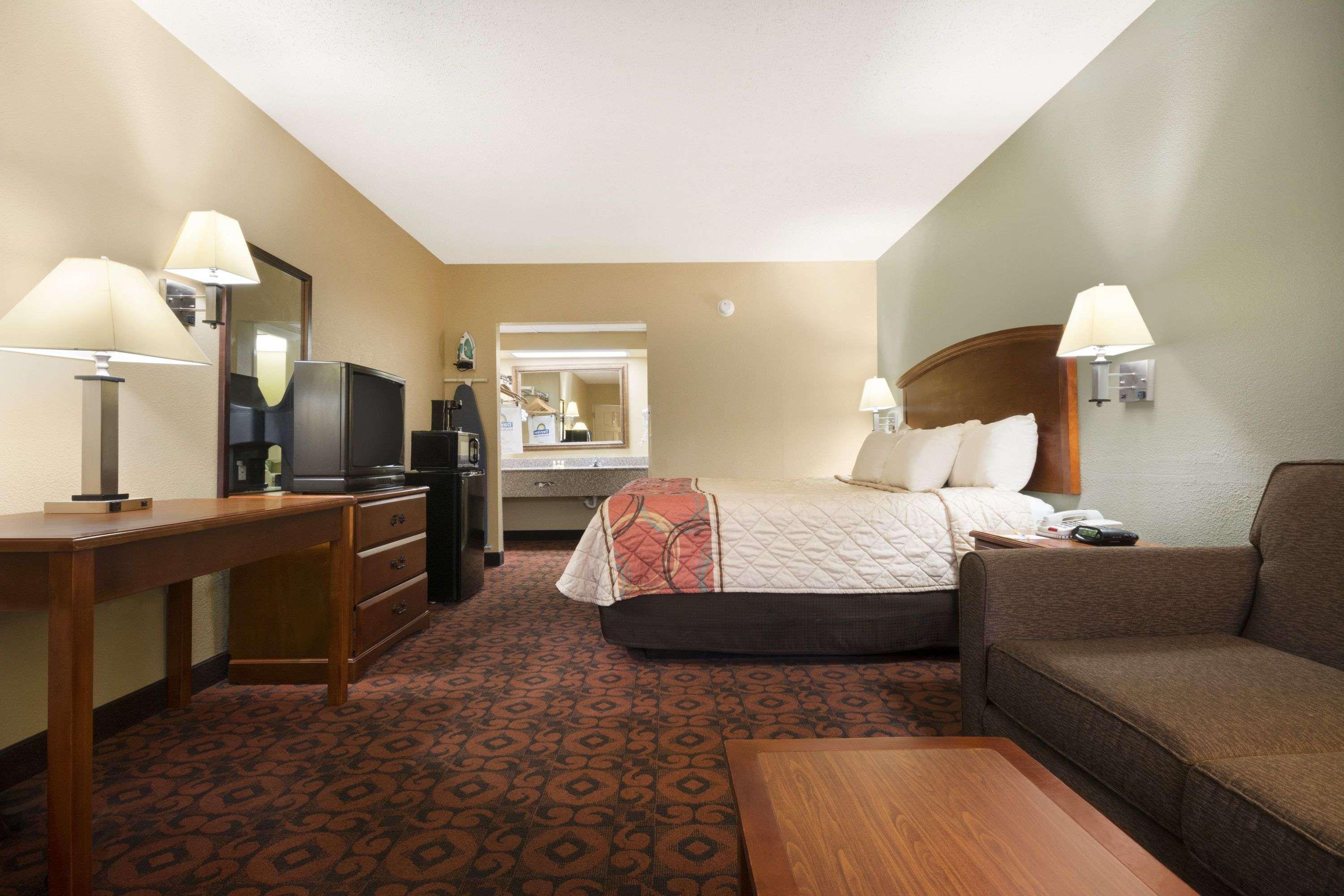 Days Inn By Wyndham Weldon Roanoke Rapids Esterno foto