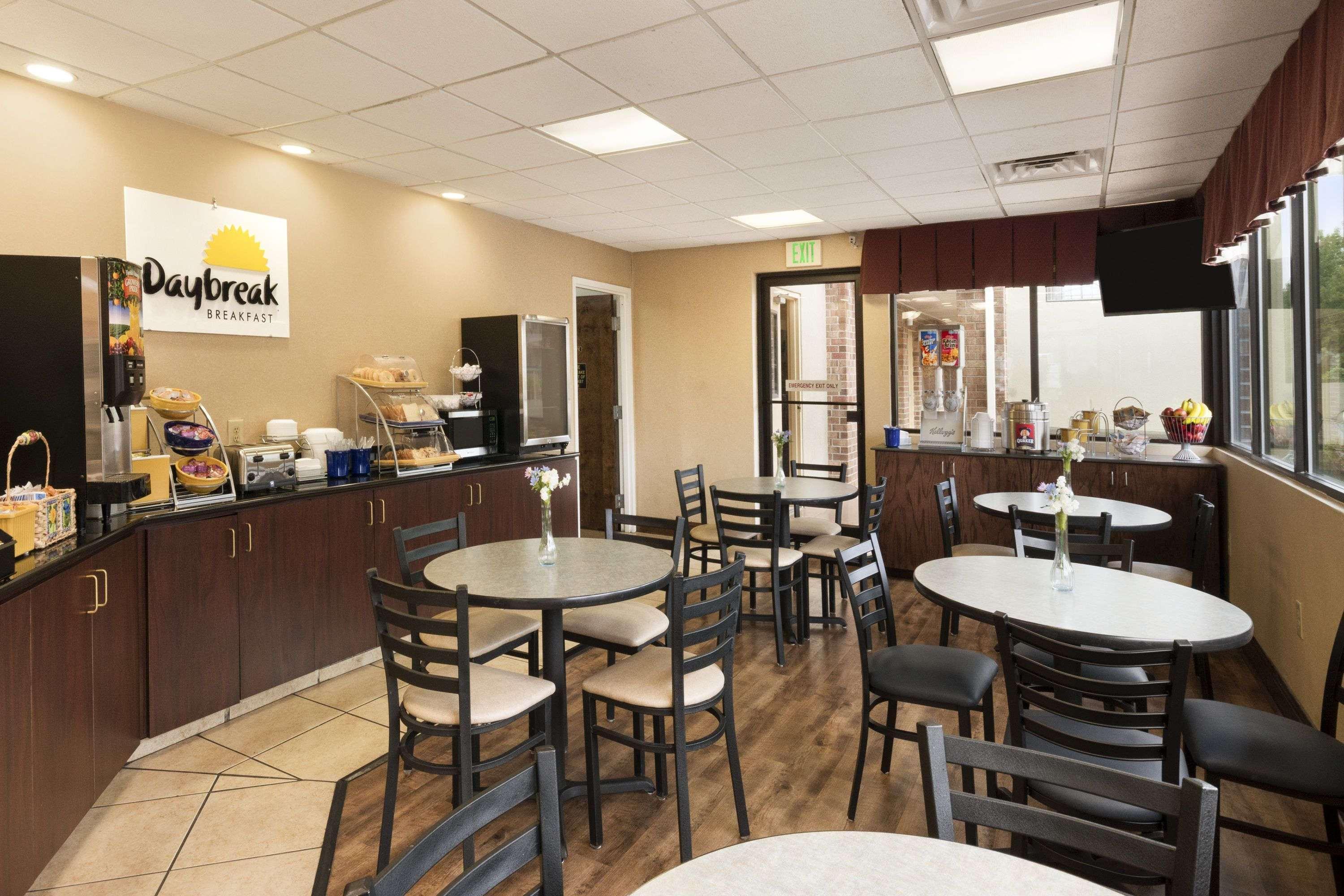 Days Inn By Wyndham Weldon Roanoke Rapids Esterno foto