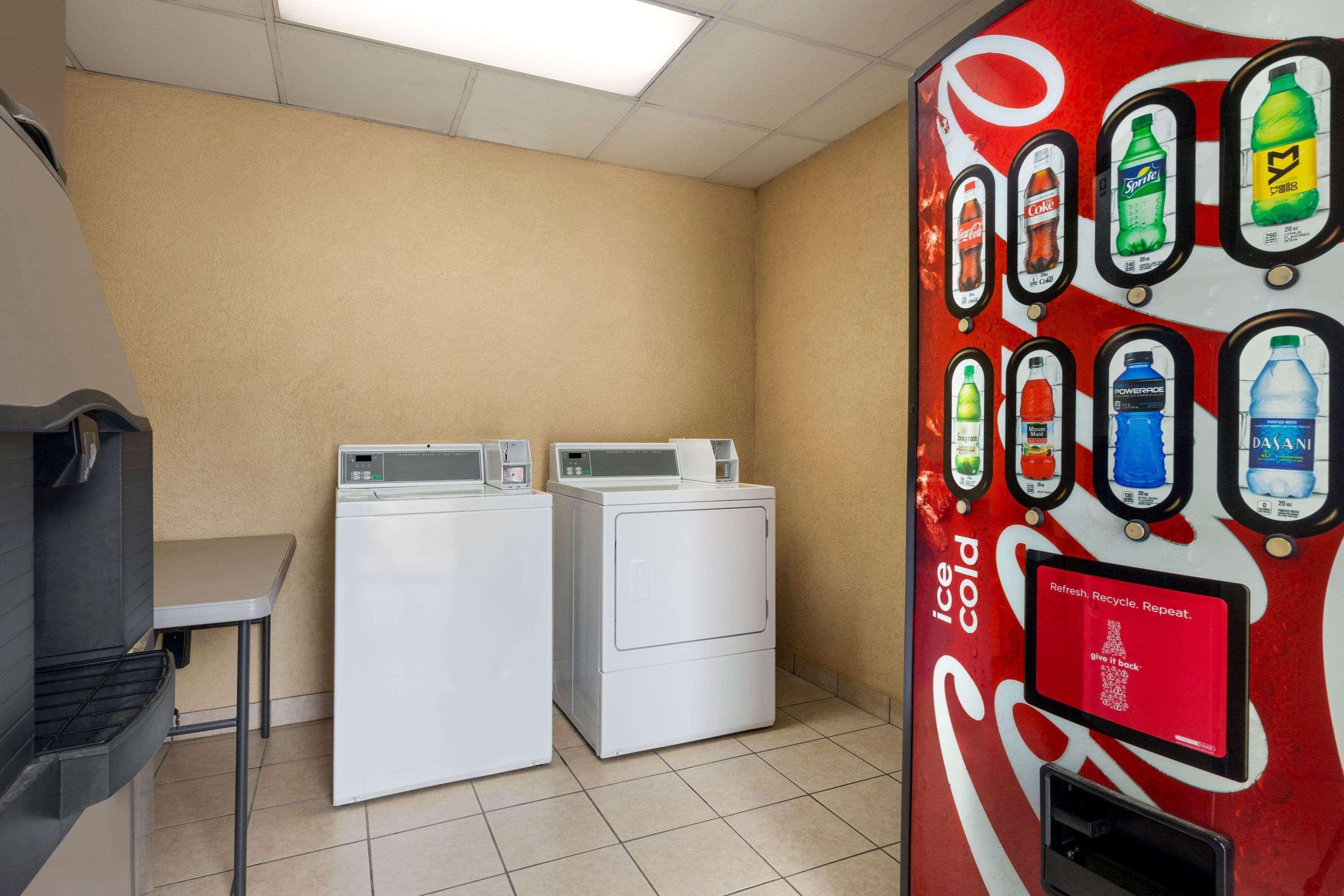 Days Inn By Wyndham Weldon Roanoke Rapids Esterno foto