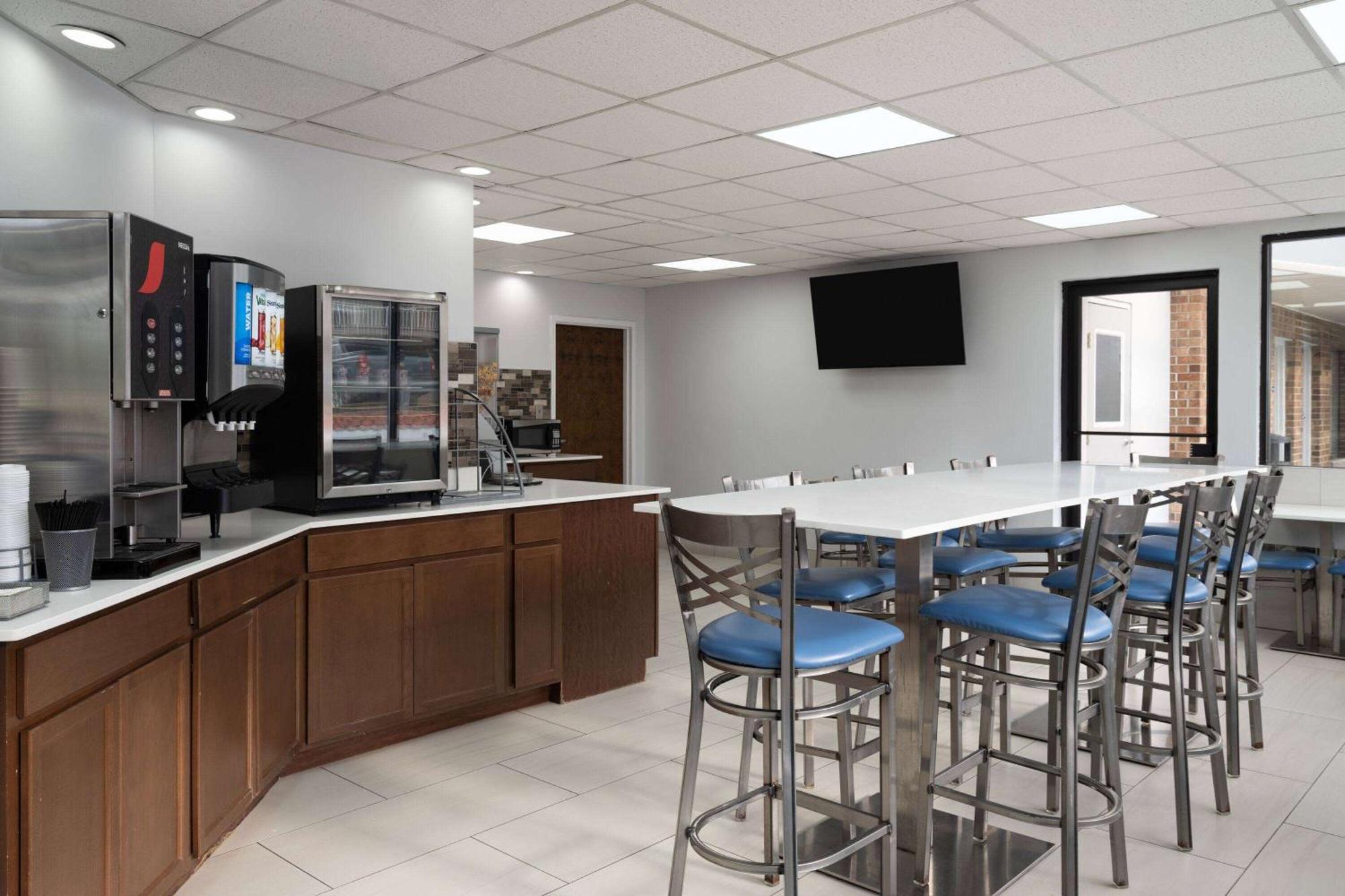 Days Inn By Wyndham Weldon Roanoke Rapids Esterno foto