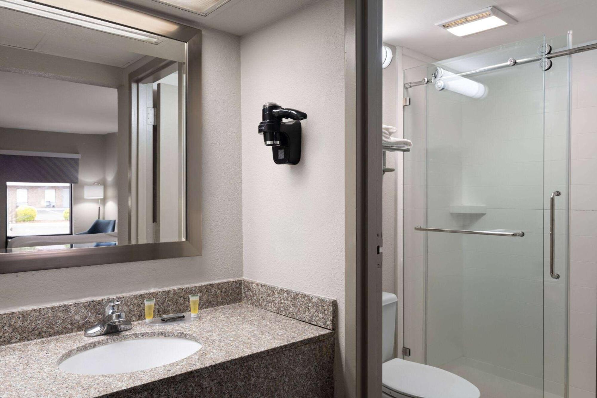 Days Inn By Wyndham Weldon Roanoke Rapids Esterno foto